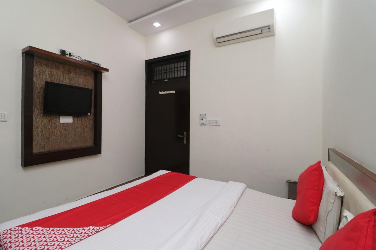 Oyo 24723 Hotel Atul Palace Агра Екстериор снимка