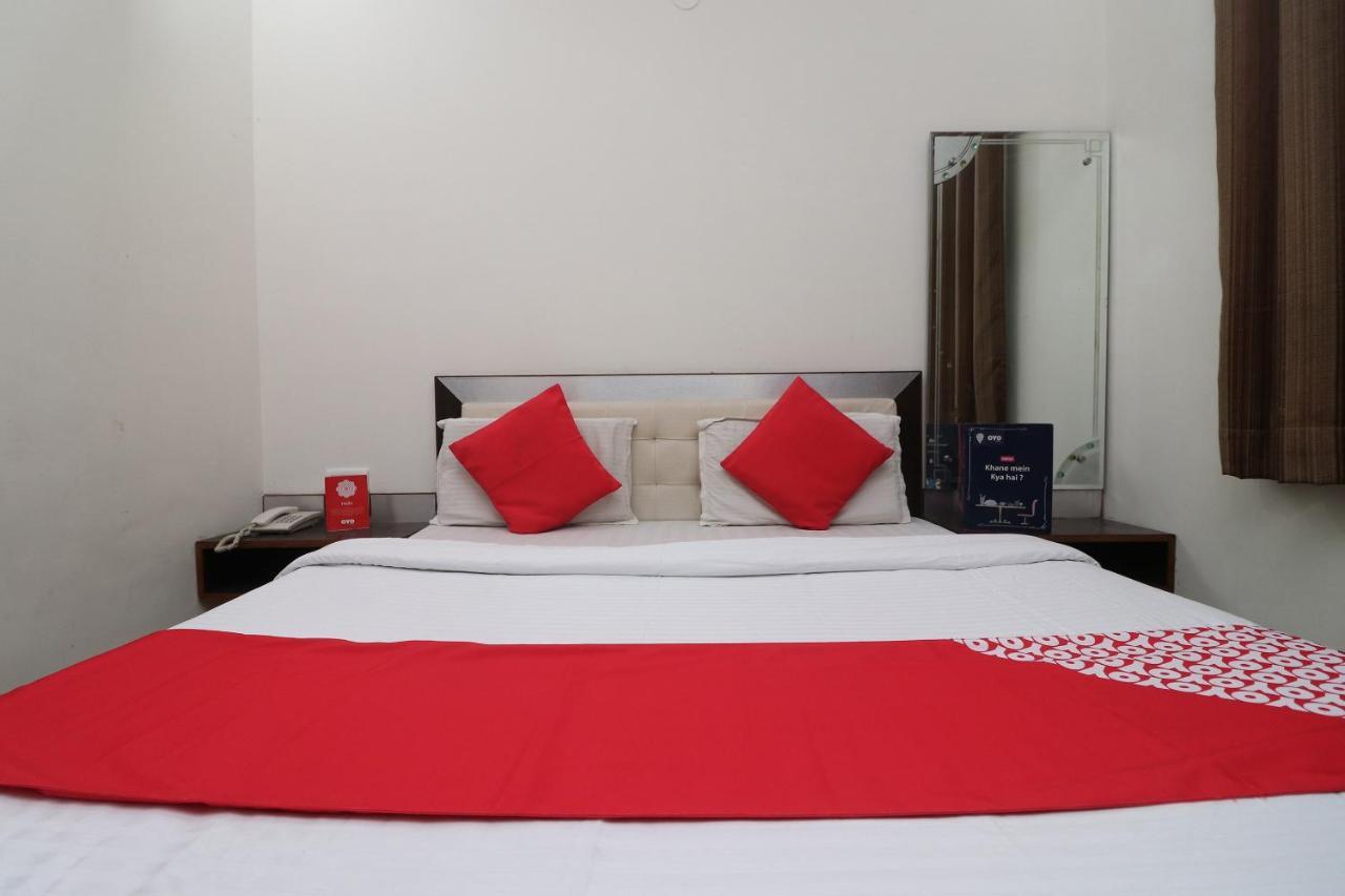 Oyo 24723 Hotel Atul Palace Агра Екстериор снимка